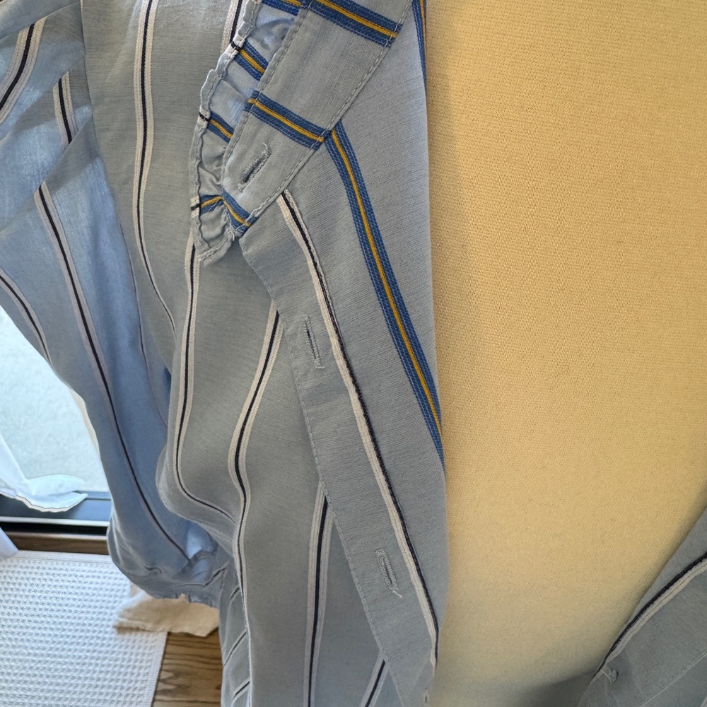 Veronica Beard Light Blue Blouse with Ruffled Bib Collar - Size L - Picture 6 of 11